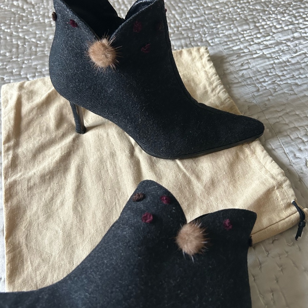 Dior vintage Black wool ankle Heeled Boots. - Picture 7 of 12